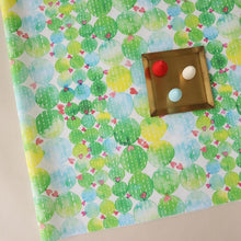 Load image into Gallery viewer, Polka-dot cactus (Green)
