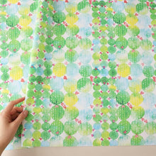 Load image into Gallery viewer, Polka-dot cactus (Green)

