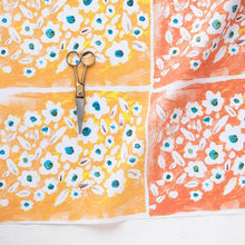 Load image into Gallery viewer, Scarf Flower(Orange)
