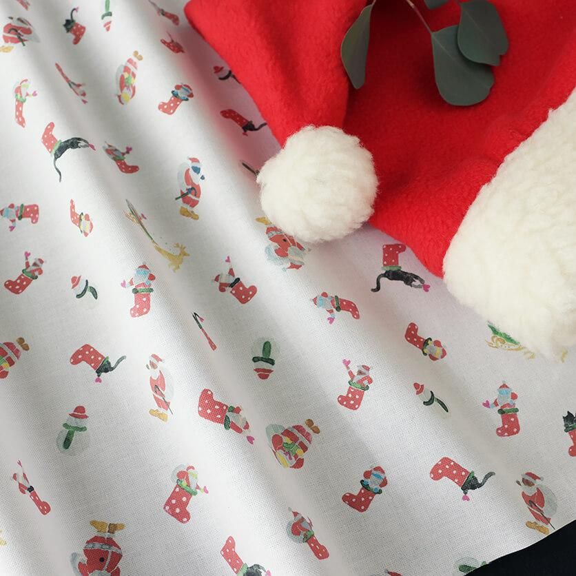 Santa and the Black Cats(White)