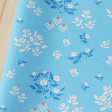 Load image into Gallery viewer, Dancing Flowers(Blue)
