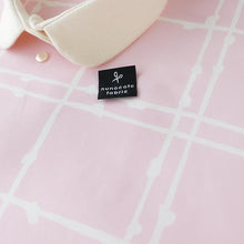 Load image into Gallery viewer, Twig grid pattern(Pink&amp;White)
