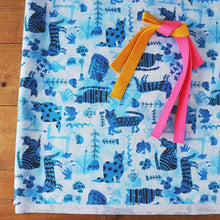 Load image into Gallery viewer, cat in a happy mood(Blue)
