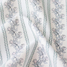 Load image into Gallery viewer, Ranunculus Stripe
