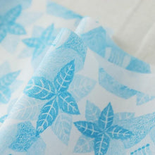 Load image into Gallery viewer, white camellia(Blue)
