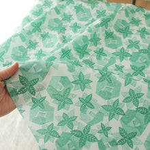 Load image into Gallery viewer, white camellia(Green)
