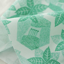 Load image into Gallery viewer, white camellia(Green)
