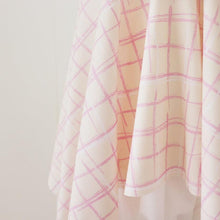 Load image into Gallery viewer, intersecting lines(Pink)
