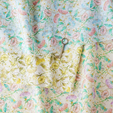 Load image into Gallery viewer, Dreamin&#39; Flower(Gold)
