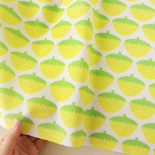 Load image into Gallery viewer, Large strawberries(Yellow)
