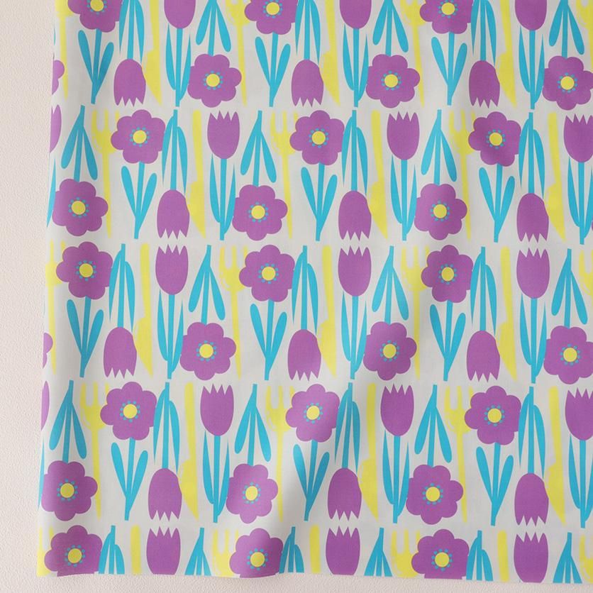If there are flowers and a knife and fork(Beige)